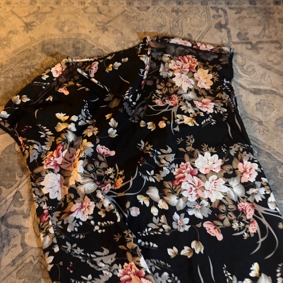 Chic Nation chiffon Dress with Floral Elegance - Picture 2 of 6